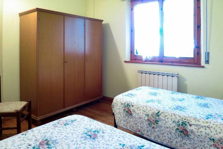 Appartamento intero, Bellissimo appartamento per 7 persone con piscina, Wifi, Tv, patio e animali ammessi in Paciano, Perugia e dintorni