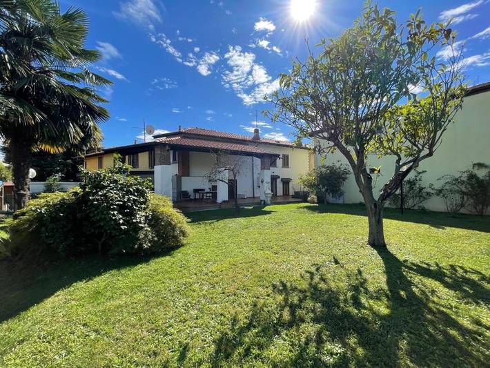 Appartamento per 5 persone, con Terrazza e Giardino a Appiano Gentile
