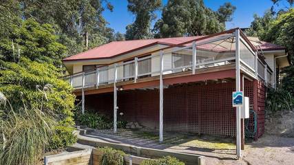Holiday Home for 9 People in Lorne, Surf Coast Shire, Photo 3