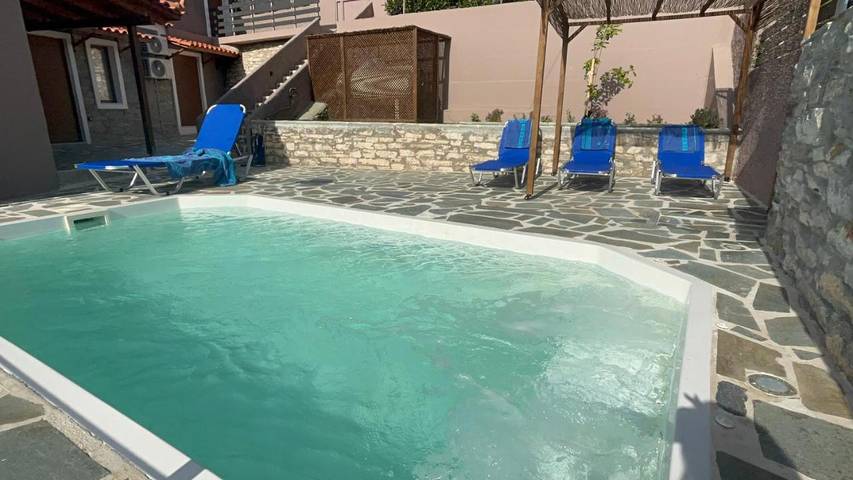 Villa für 8 Personen, mit Pool und Garten sowie Ausblick - 1