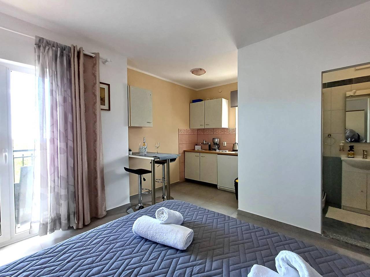 Apartamento entero, Studio Kika in Krk with Sea view - Intimate and Well-Appointed for Two
 in Krk Ciudad, Krk (isla)