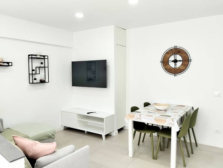 Entire apartment, Vacation Apartment 'Playa De Las Americas - Casa Lory' with Wi-Fi and Air Conditioning in San Eugenio Alto, Adeje