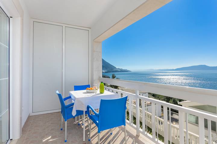 Apartament wakacyjny dla 3 osób, z balkon/ taras w Podaca