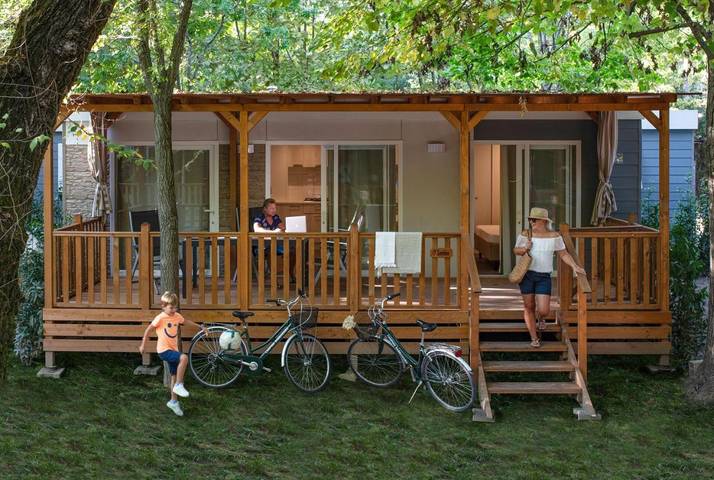 Campeggio per 3 persone, con Giardino e Piscina per bambini nonché Piscina a Lignano Sabbiadoro