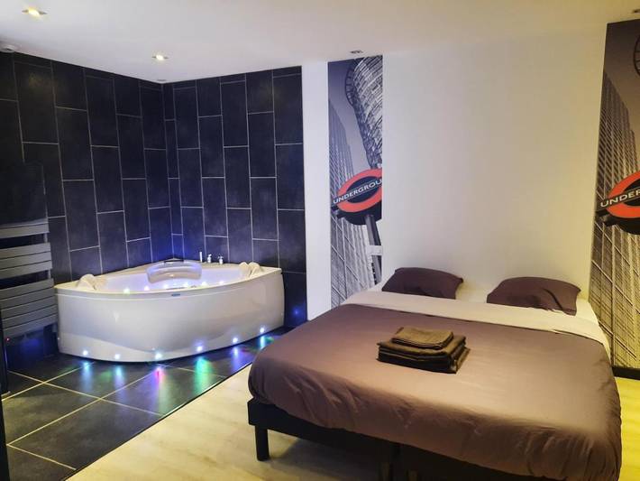 Gîte pour 4 personnes, avec jacuzzi et balcon à Vitré - 2