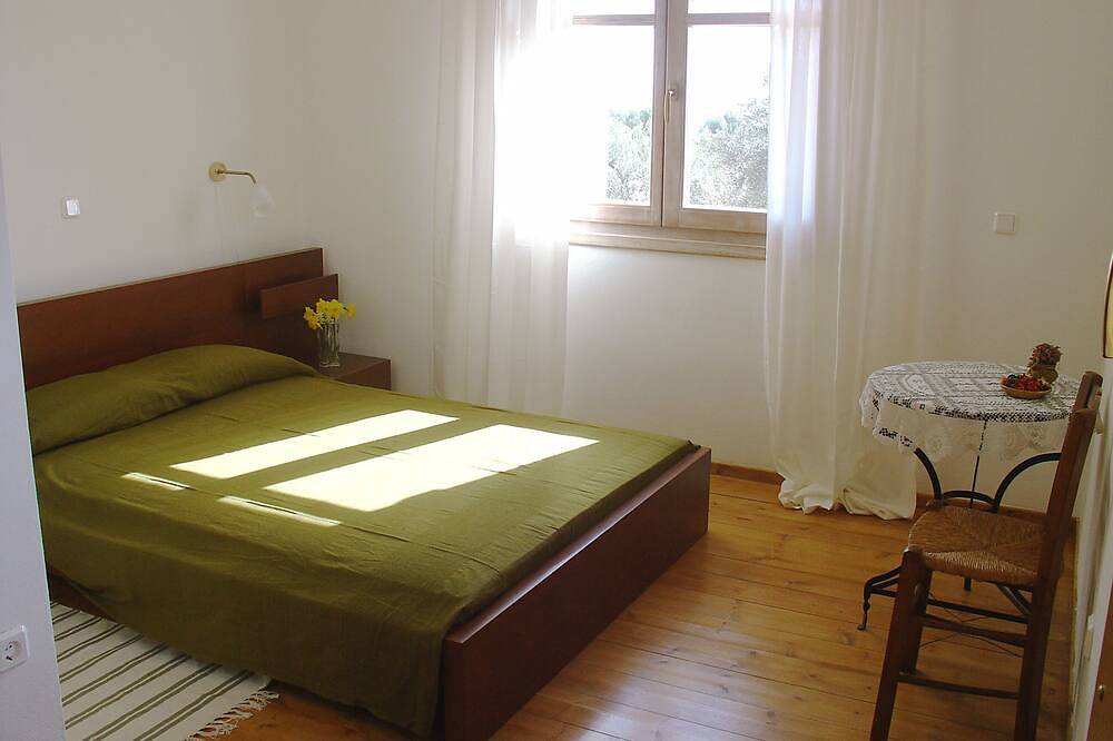 Stone-built villa within a tranquil olive grove - beach 200 meters in Euboea