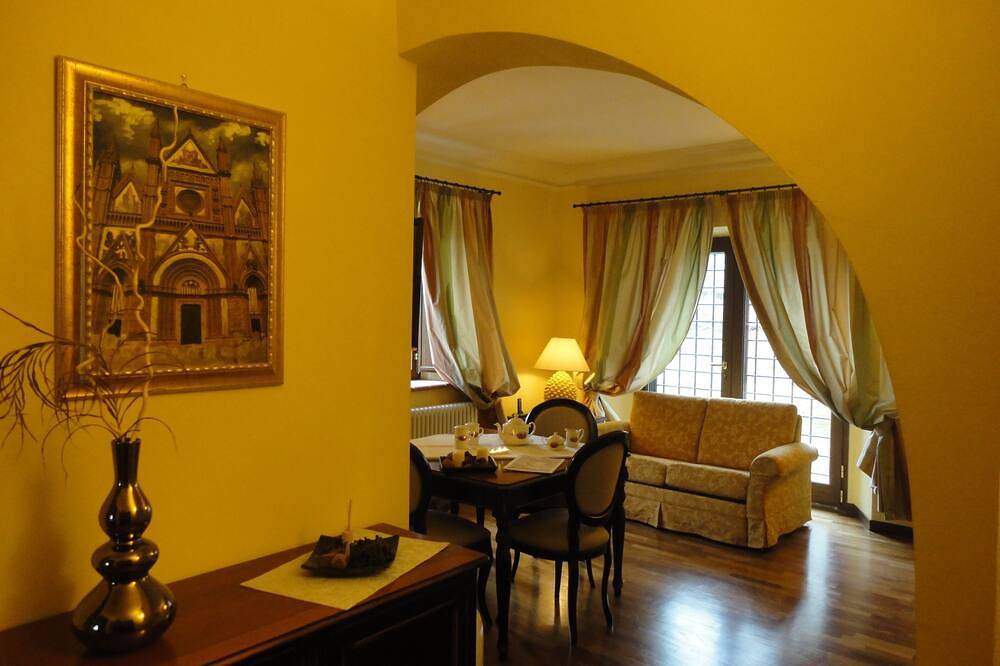 Castello Izzalini Todi Resort \"Apt 1\" in Todi, Province de Pérouse