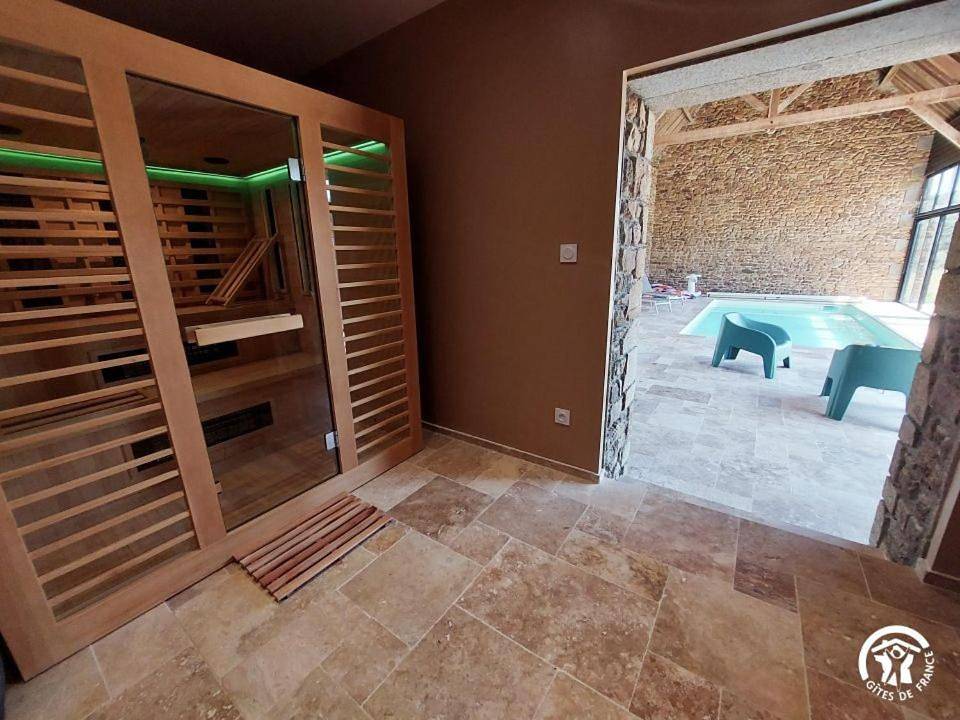 Le Logis des Vallées, 6/7 pers avec piscine et sauna in Ambrières-les-Vallées, Parc naturel régional Normandie-Maine