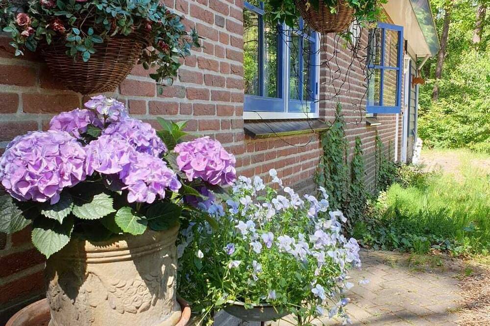 Schönes Haus in der Nähe von Wald und Heide in Otterlo in Hoge Veluwe