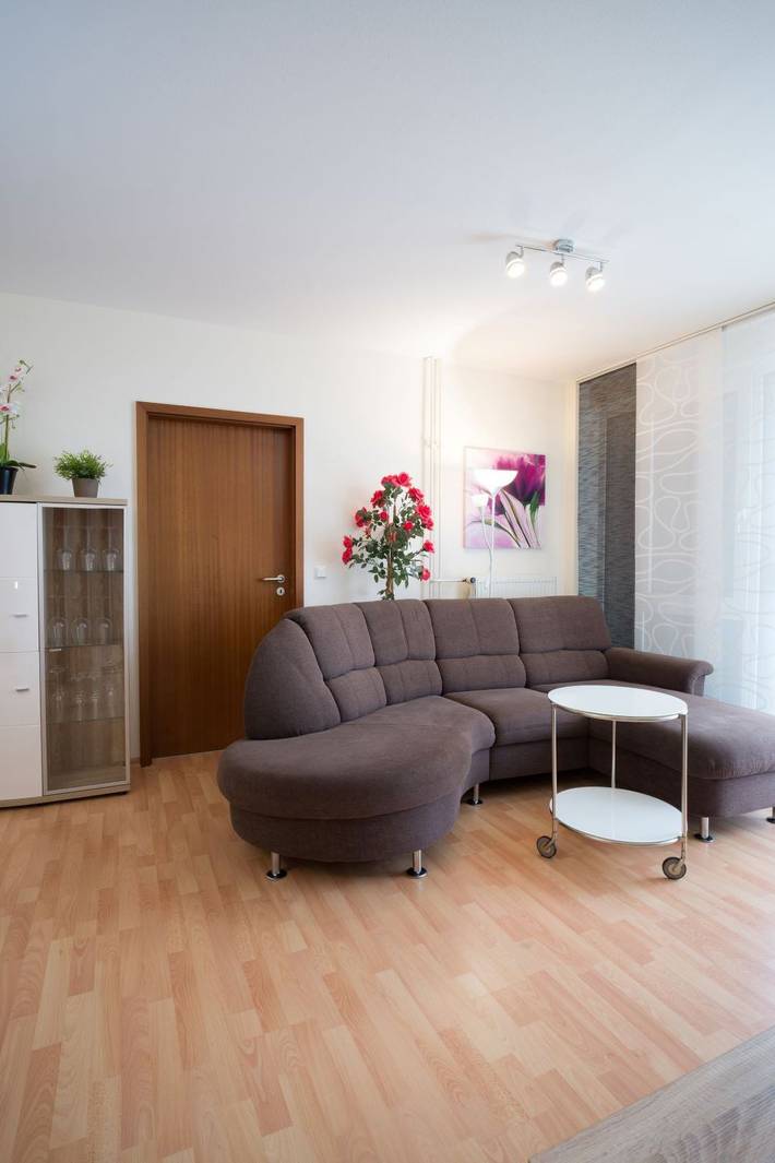 Ferienwohnung für 2 Personen, mit Balkon und Ausblick in Saarbrücken