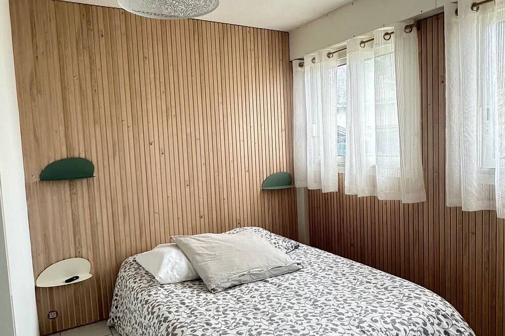 Family home in Gâvres, beach 150m away, comfort and relaxation, sleeps 6. in Gâvres, Côte des Mégalithes