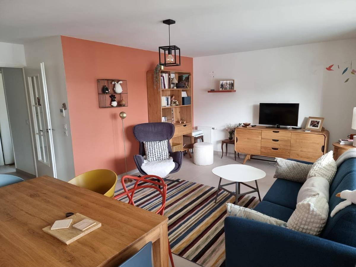 Appartement entier, Two-Bedroom Apartment in Reignier-Ésery, Région de Saint-Julien-en-Genevois