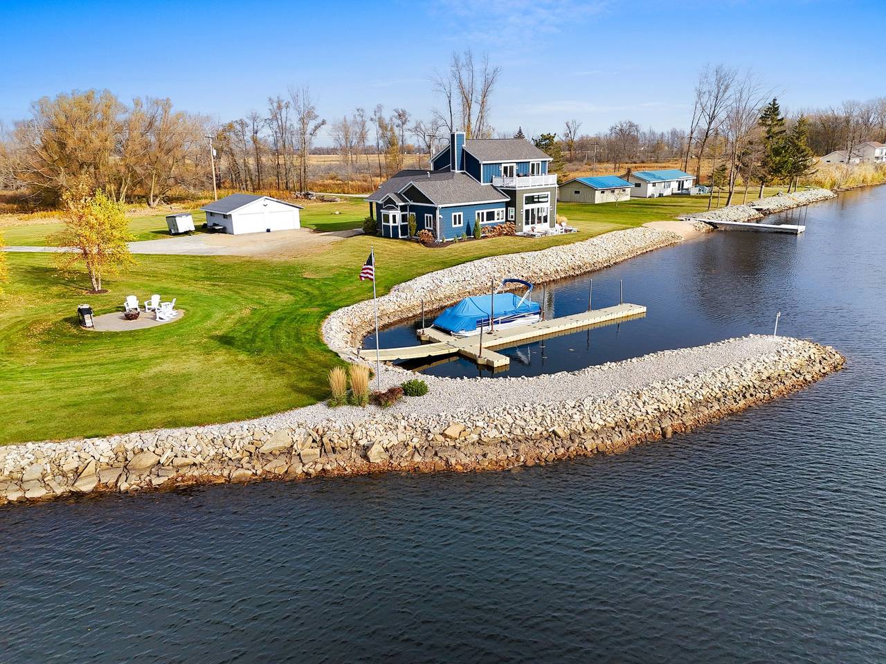 Lakeside Retreat | 2 Docks | Bay Access in Condado de Oconto