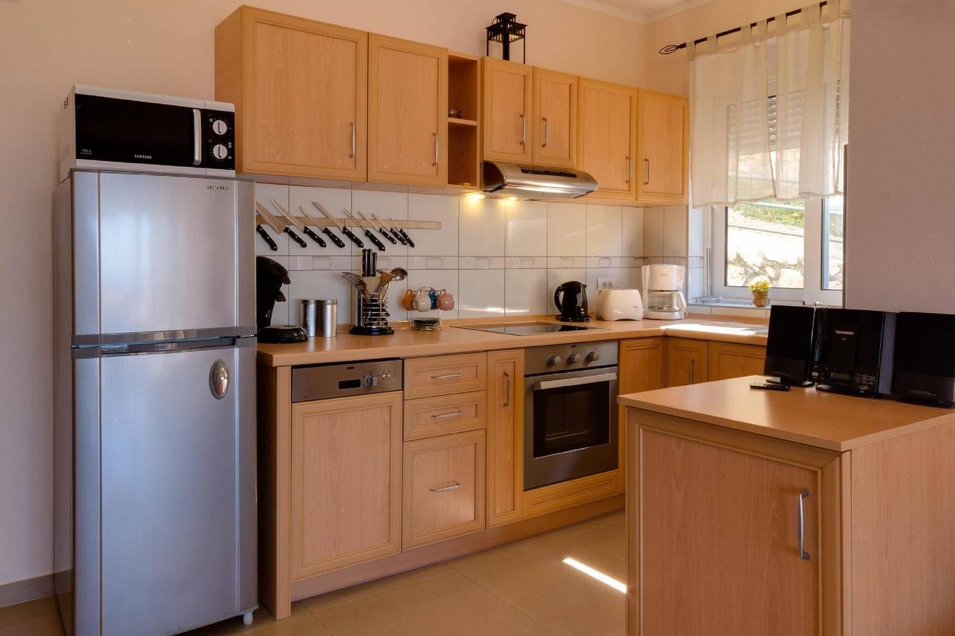 Entire vacation apartment, Apartment in Utjeha-Bušat with Private Parking and Beautiful View in Utjeha-Bušat, Montenegro
