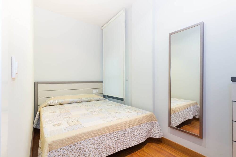 Entire apartment, Quiet apartment close to the Town Hall sq in Valencia City Centre, Valencia