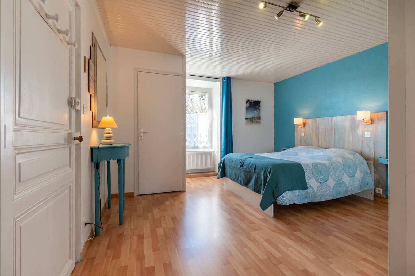 Ganze Wohnung, Ferienwohnung 'Valou' mit privater Terrasse, Gemeinschaftsgarten und Wi-Fi in Sainte-Anne-d'Auray, Côte des Mégalithes