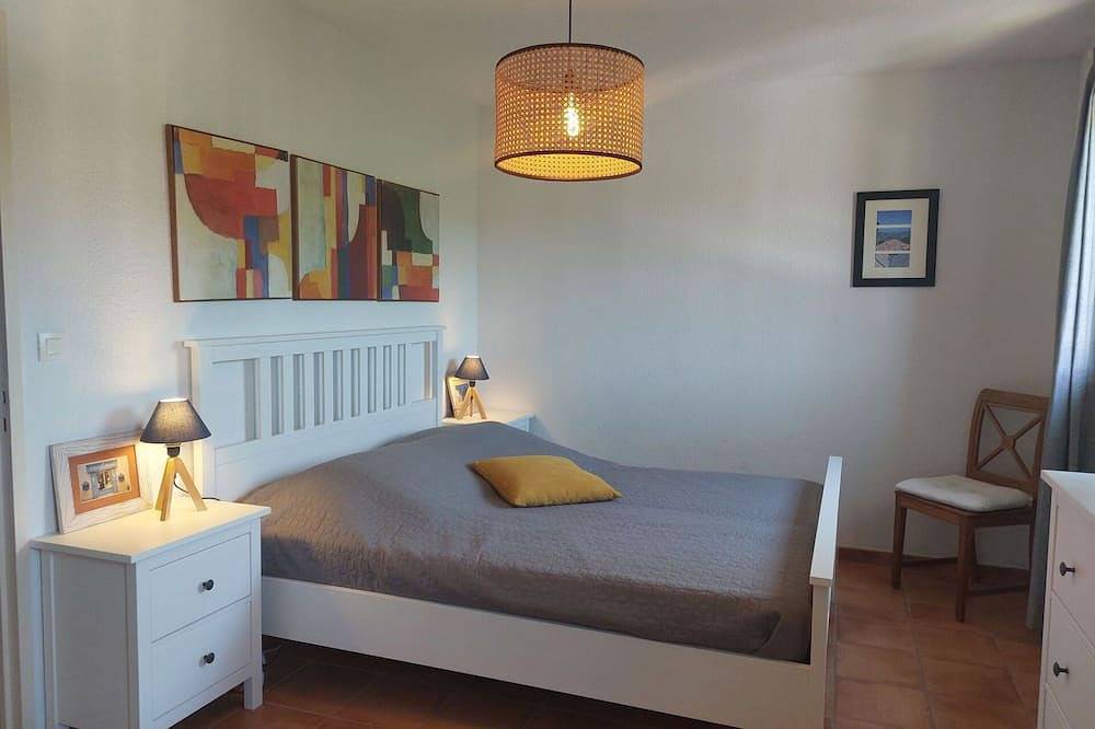 Ganze Wohnung, Herrliche Wohnung für 6 Personen mit Pool,  W-Lan, Tv und Terrasse in Nans-les-Pins, Brignoles Region