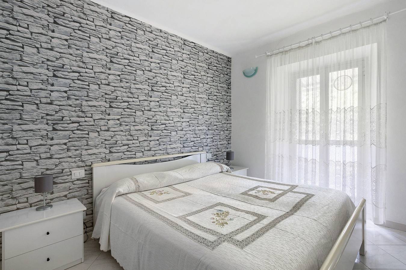 Entire apartment, Apartment 'Da Ercolino' with Sea View, Balcony and Wi-Fi in Pitelli, La Spezia