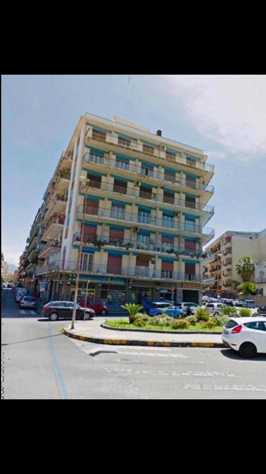 Apartamento entero, Apartamento 'Casa Vacanze Piazza Europa' con balcón, Wi-Fi y aire acondicionado in Milazzo, Provincia de Messina