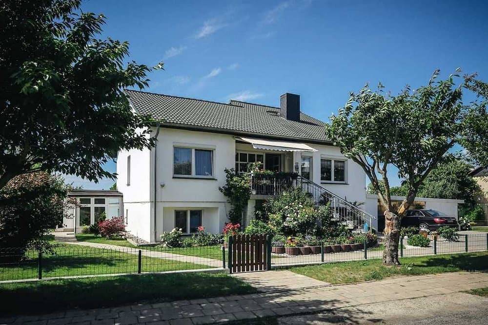 Ganze Wohnung, Ferienwohnung Wiesenblick in Bützow, Mecklenburgische Seenplatte