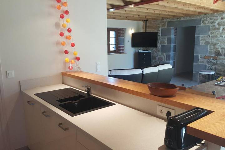 Location de vacances pour 8 personnes, avec jardin et terrasse à Loubeyrat - 2