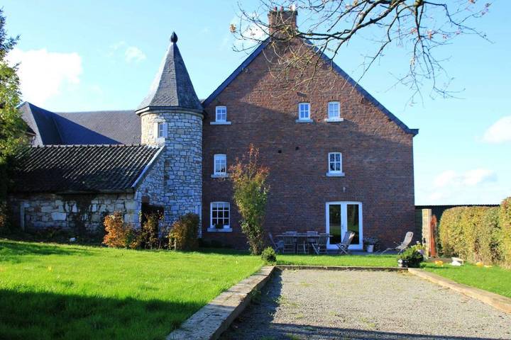 Location de vacances pour 8 personnes, avec Terrasse et Jardin ainsi que Sauna et Vue à Limbourg