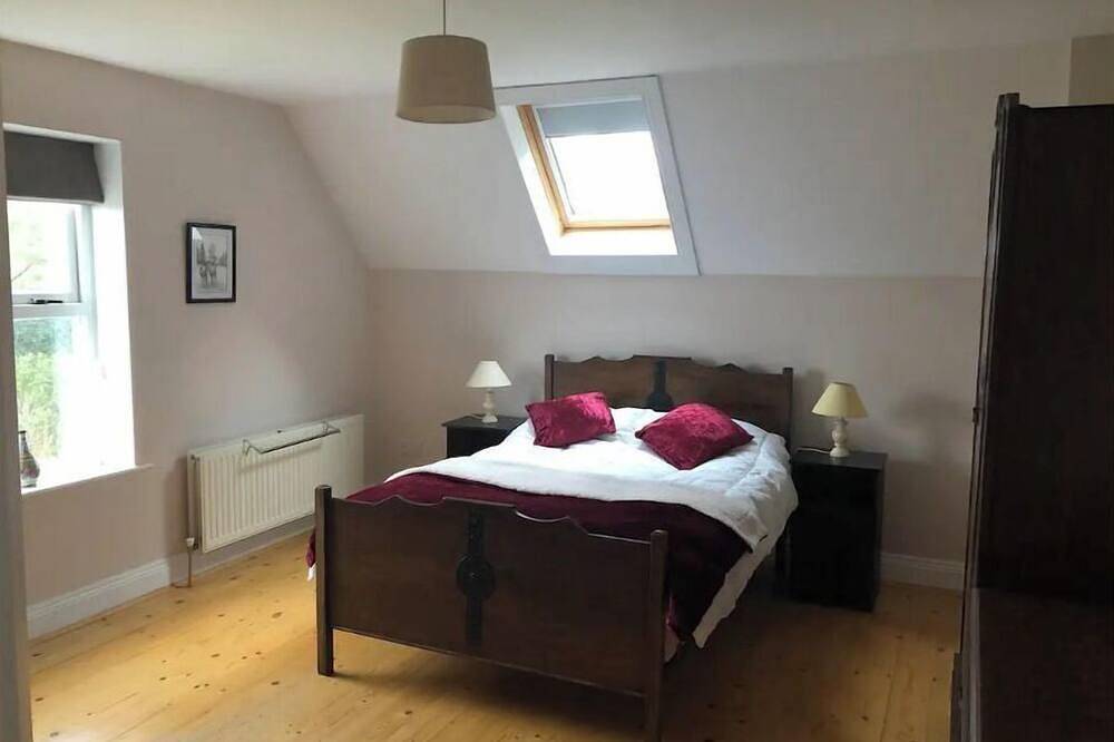 Spacious period style house where old meets new with romantic garden retreat. in Caragh, County Kerry