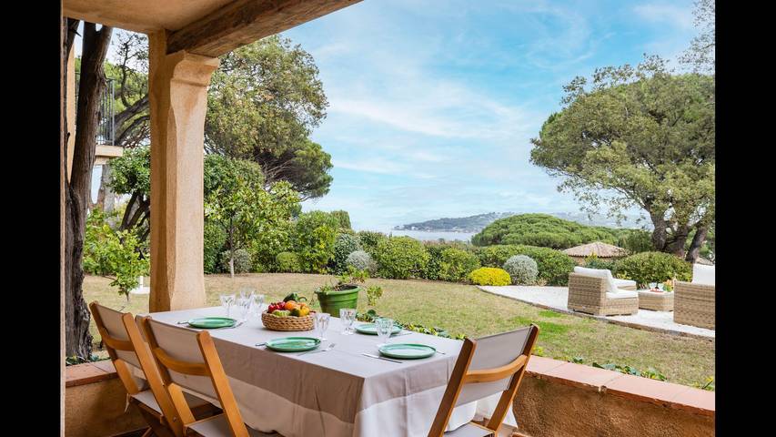 Ferienhaus für 10 Personen, mit Terrasse und Pool sowie Garten in Saint-Tropez - 4