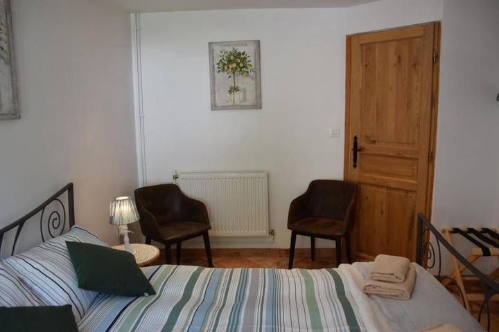 Location de vacances pour 2 personnes, avec vue et jardin à Coussac-Bonneval - 3