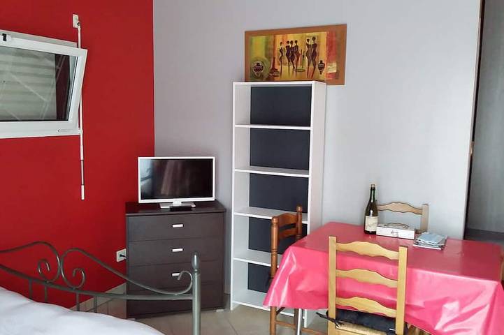 Gîte pour 2 personnes, avec jardin à Ploëzal - 2