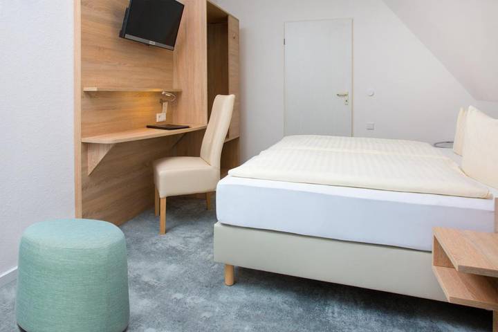 Hotel, mit Terrasse und Garten in Lippstadt - 3