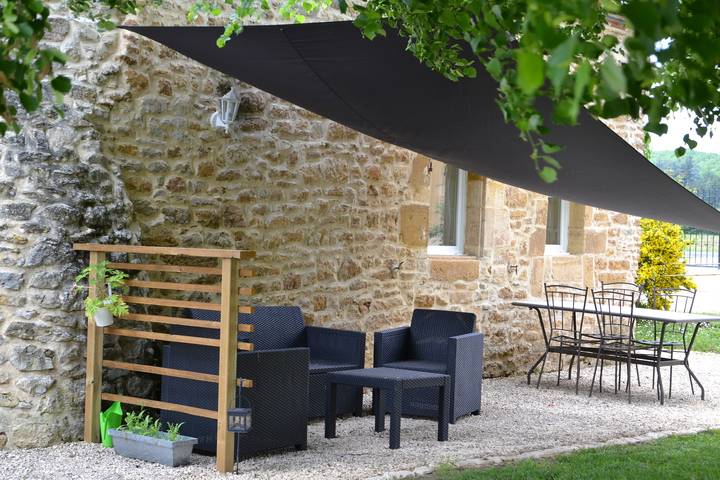 Gîte pour 4 personnes, avec piscine