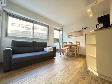Gîte pour 4 personnes, avec vue et balcon dans Plage Beau Rivage Saint Raphael