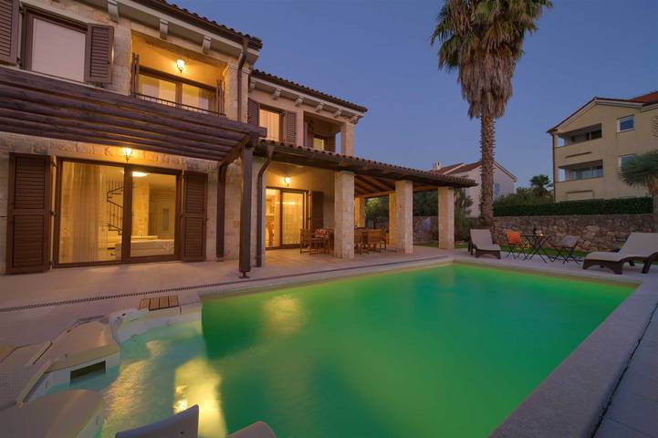 Holiday house Seascape II with heated pool and spacious garden in Malinska-Dubašnica, Krk