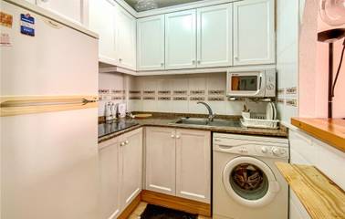 Holiday Apartment for 4 People in Torrevieja Centre, Torrevieja, Photo 3
