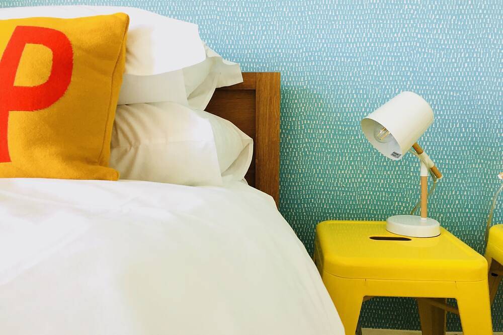 Entire apartment, Gorgeous, peaceful & very central apartment with fabulous views. in Bath, Bath & North East Somerset