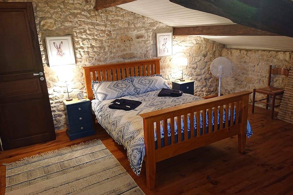 Maison en pierre dans un village in Saint-Sernin, Région de Marmande