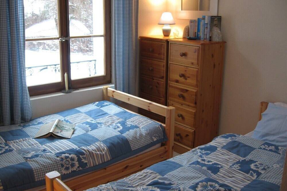 Ganze Wohnung, Luxus-Bergapartment mit warmen Indoor-Pool, Sauna & Fitnessraum in Château-d' Oex, Westalpen