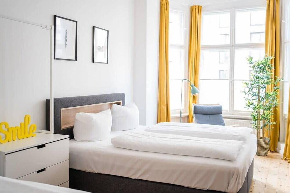 Entire apartment, Apartment at Rosenthaler Platz in Mitte Berlin, Berlin