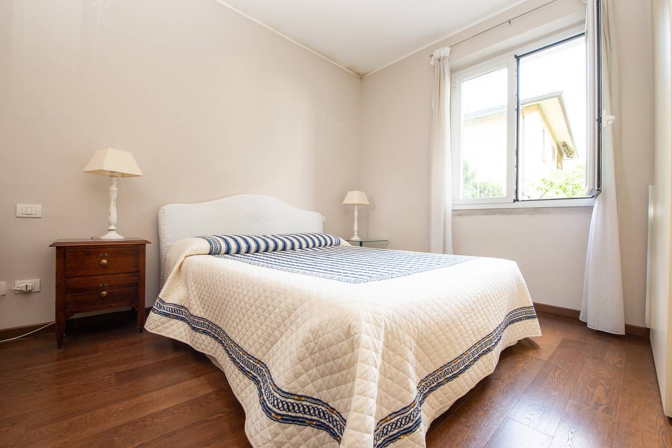 Habitación 'Stanza en Villa Magica' con Wi-Fi y aire acondicionado in Credaro, Alpes de Bérgamo Oriental