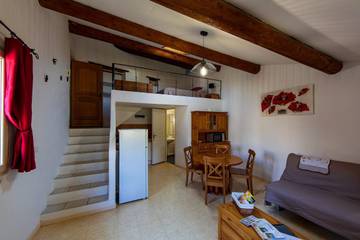 Gîte pour 4 personnes, avec piscine et jardin, animaux acceptés à Cabrières-d'Avignon