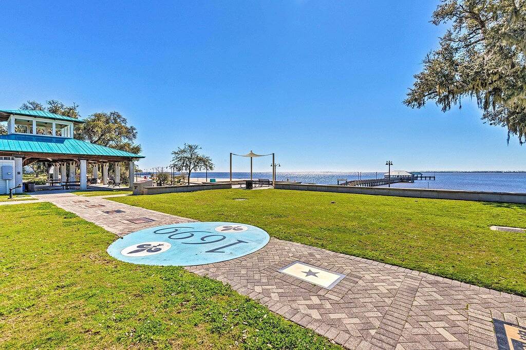 Ganze Wohnung, Neu! Harbour Oaks Haven: Gehen Sie zum Harbour / Front Beach in Ocean Springs, Mississippi Gulf Coast
