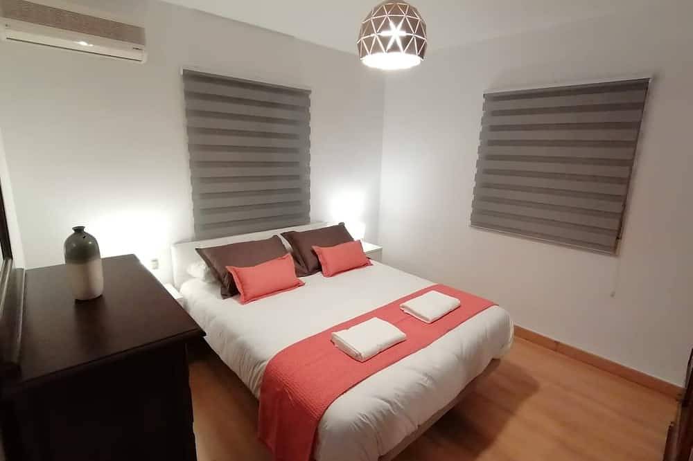 Entire apartment, Spacious Apartment in Armilla, Granada Province
