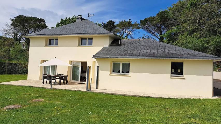 Location de vacances pour 5 personnes, avec Terrasse et Jardin à Hanvec
