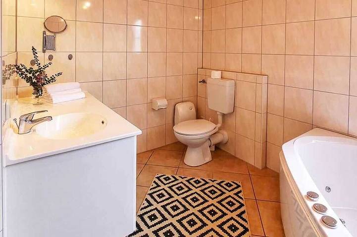 Ferienpark für 7 Personen, mit Sauna und Balkon sowie Garten und Whirlpool, mit Haustier am Scharmützelsee - 4