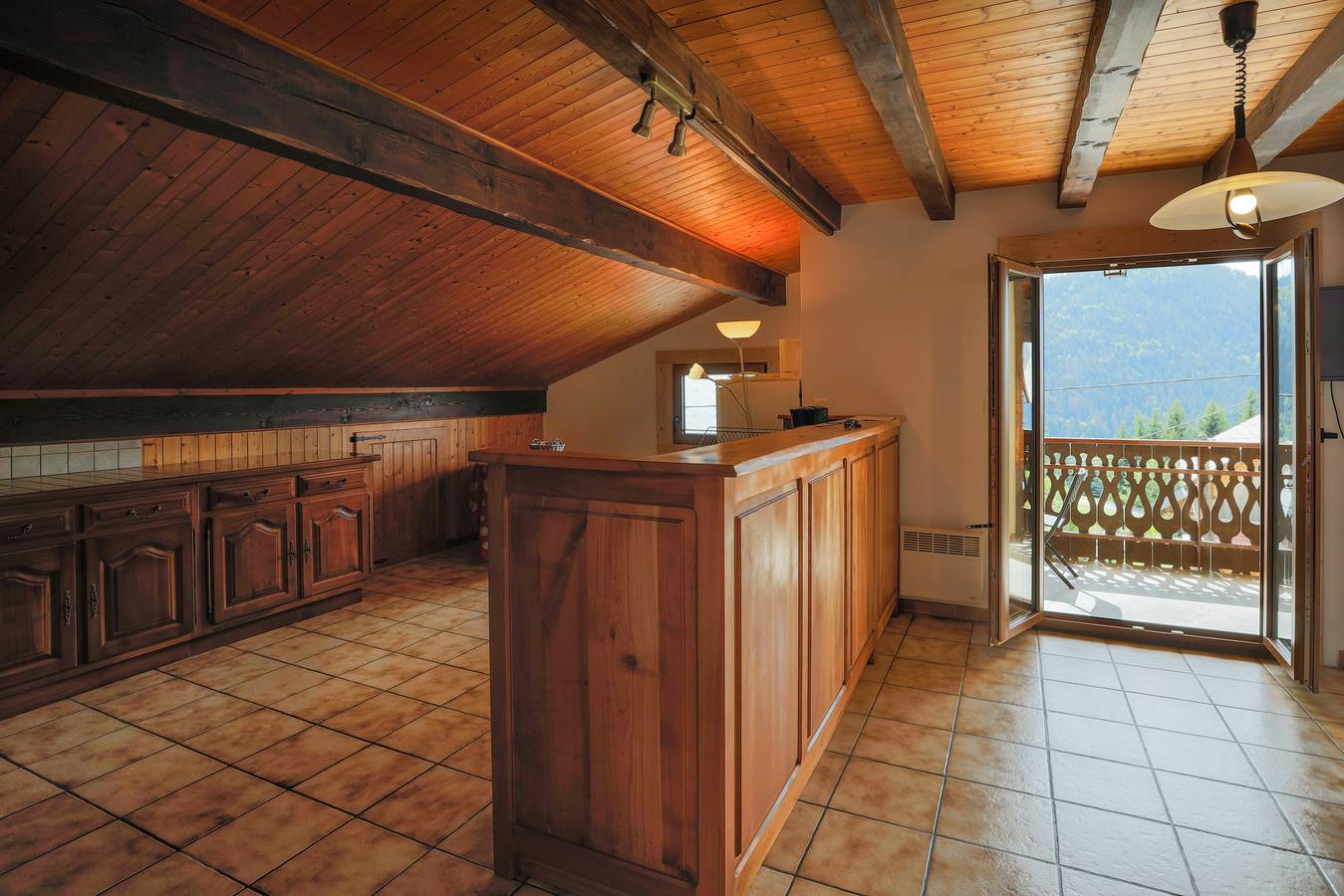 Entire apartment, Pet-Friendly Apartment 'de la Joux' with Mountain View, Balcony & Wi-Fi in Saint-Sigismond, Bonneville region