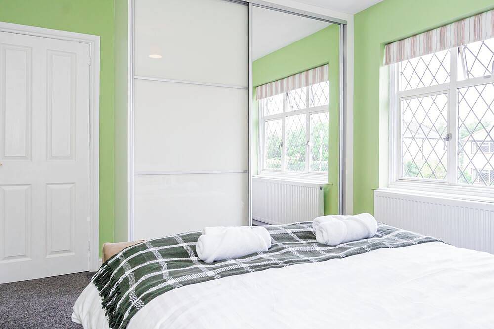 Stunning Place near Windsor & Heathrow, 3Br House in Burnham, Buckinghamshire