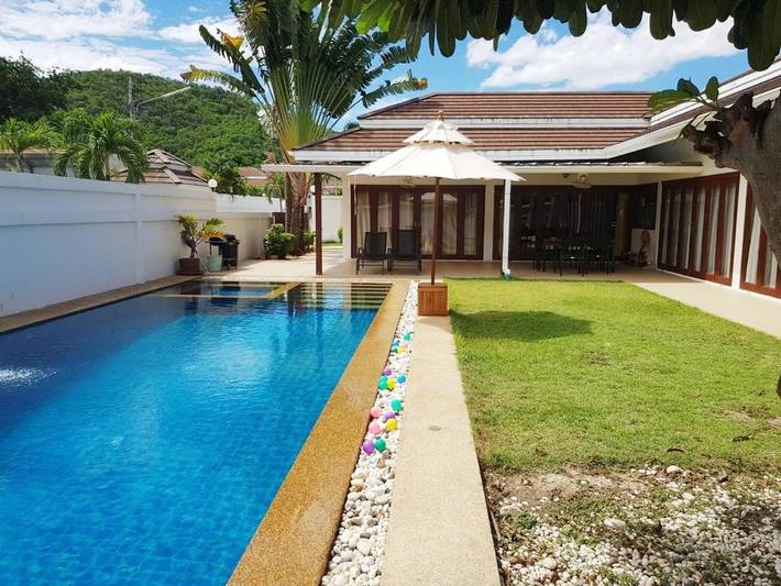 Casa de vacaciones para 18 personas, con vistas además de jardín y piscina - 1