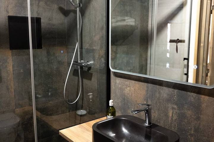 Caveau Contemporain au coeur d'Arbois Kv'O37 in Arbois (homonymie), Jura Francais