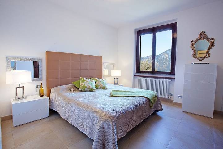 Hel lejlighed, Apartment Bella Vista In Mezzegra lake view pool home by Italian Apartments in Mezzegra, Kommune Tremezzina
